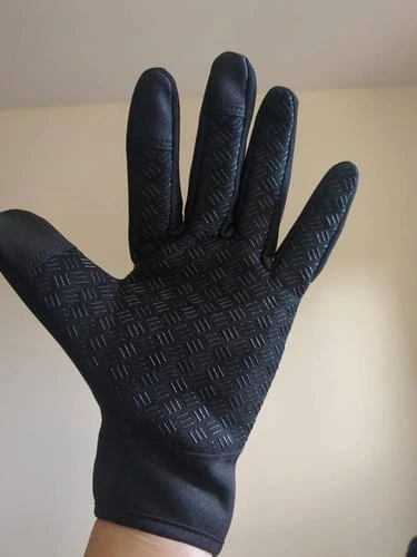 person wearing Freezr Gloves